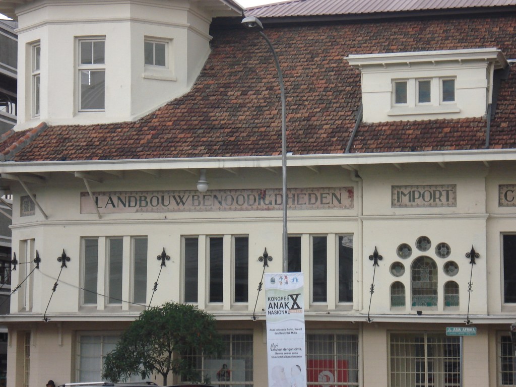 Deze afbeelding heeft een leeg alt-atribuut; de bestandsnaam is indonesie1-352.jpg